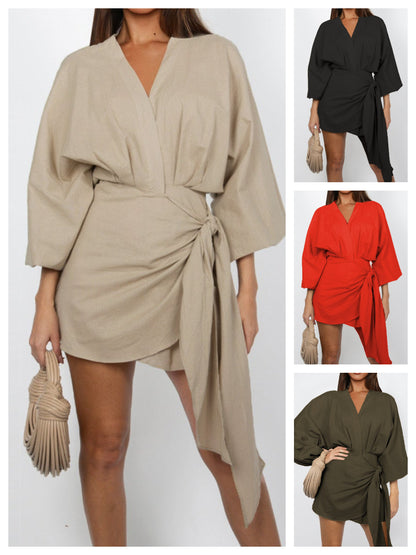 Дамска рокля с V-образно деколте