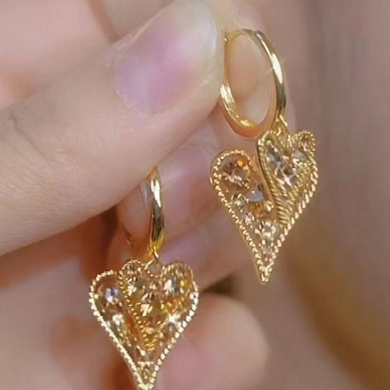 Elegante Hartvormige Oorbellen met Kristaldetail-5