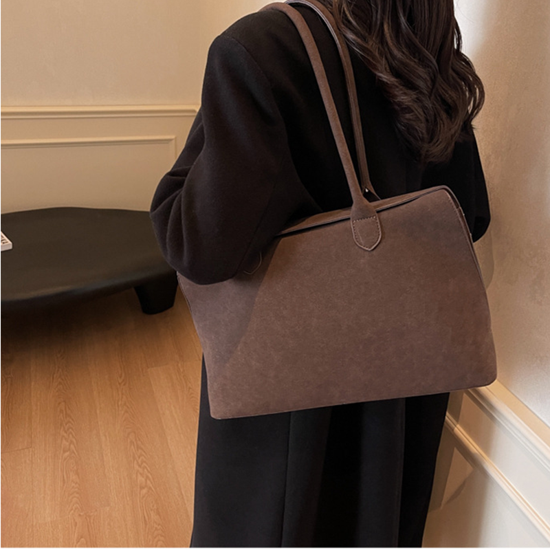 Minimalistische Suède-Look Shopper-7