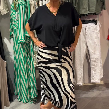 Дамски комплект от блуза с възел отпред и пола с дължина до коляното